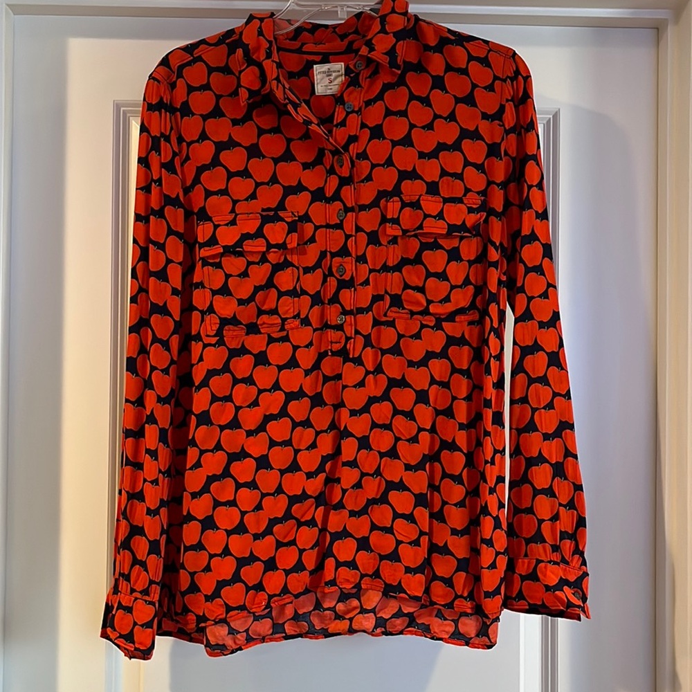 Gap Apple Print Popover Top